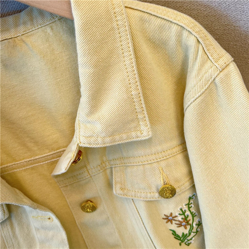 Chaqueta vaquera corta amarill - Embroidery Jeans reseña y precio